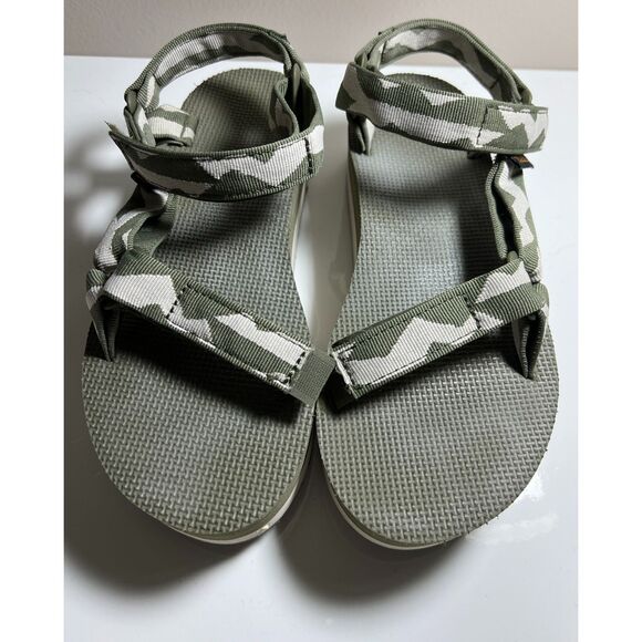 Teva Flatform Universal Sport sandal. Size 8 (W). - Picture 1 of 8